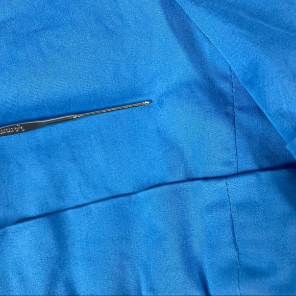 Alice + Olivia Cady Cuffed Shorts Size 4 Umbrella Blue Chino Short 30 x 3 - Picture 7 of 9